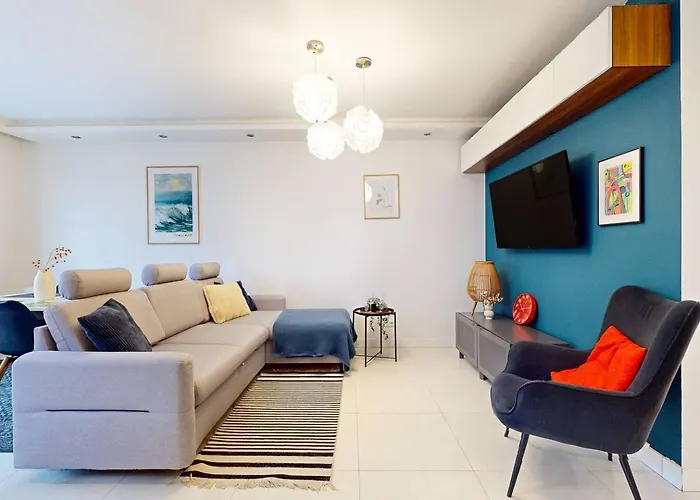 Modern Living With Garden And Parking דירה ורשה