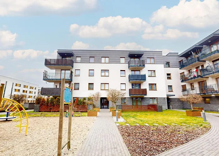 Modern Living With Garden And Parking * ורשה