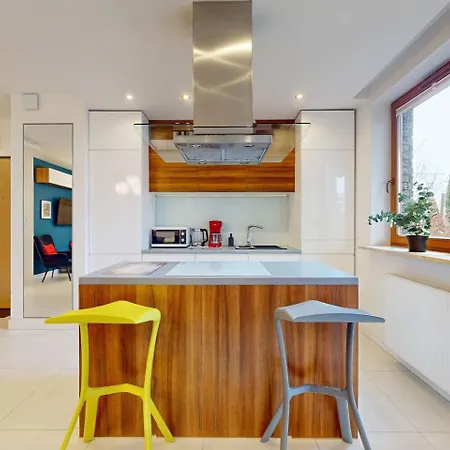 Modern Living With Garden And Parking Apartment Warsaw