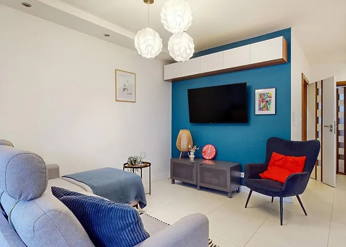 Modern Living With Garden And Parking * ワルシャワ